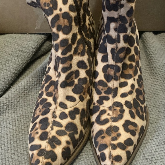 Leopard print boot - Picture 2 of 11